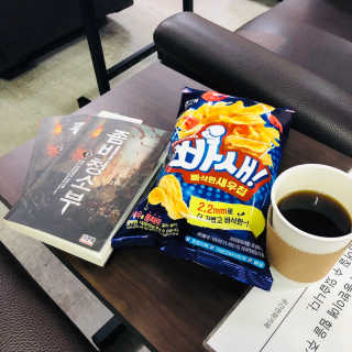 [공간 만화카페] 1인당 3시간 이용+음료 1잔, 2인Set — 5점을 준 리뷰어가 2018년 12월 올린 사용 사진