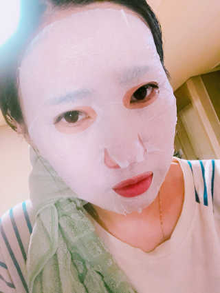 23years old 바데카실 더마실 마스크 — 5점을 준 리뷰어가 2018년 4월 올린 사용 사진