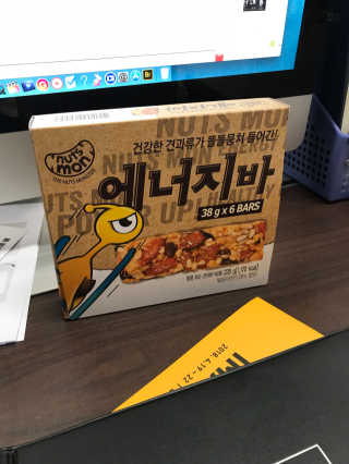 견과가 똘똘 뭉쳐들어간 넛츠몬 에너지바 1BOX 6개입 — 5점을 준 리뷰어가 2018년 1월 올린 사용 사진