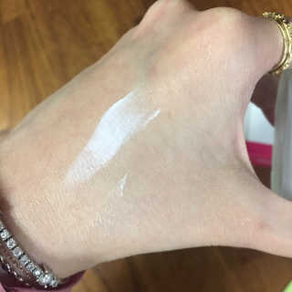 메이니 화이트 신드라 크림 70ml — 4.83점을 준 리뷰어가 2018년 4월 올린 사용 사진