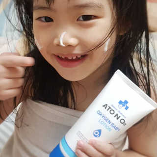 아토앤오투 아토엔오투 옥시젠 베이비 로션 — 5점을 준 리뷰어가 2019년 4월 올린 사용 사진