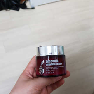 젠지아 플라센타 앰플크림 70ml — 3점을 준 리뷰어가 2019년 5월 올린 사용 사진