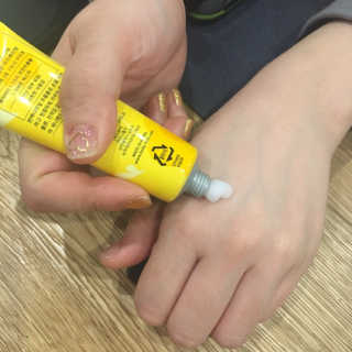 바디홀릭 옐로우포션 클린 핸드크림X3EA — 5점을 준 리뷰어가 2018년 11월 올린 사용 사진