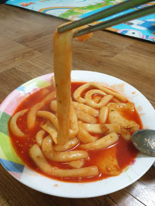 두번째 국떡 국가대표 떡볶이 1팩 + 영미칩 2봉 증정 — 5점을 준 리뷰어가 2019년 2월 올린 사용 사진