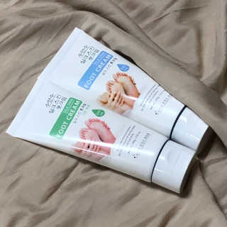 (주)에네스티 에네스티 수안수 실크스킨 풋크림 1+1 — 5점을 준 리뷰어가 2019년 9월 올린 사용 사진