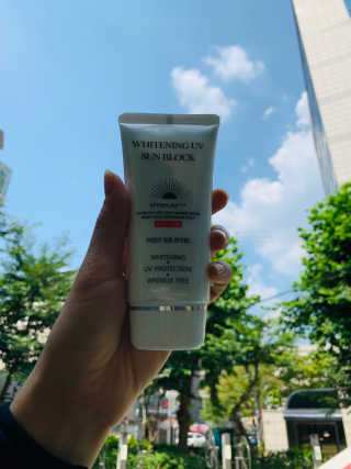지고트 화이트닝 유브이 썬블럭 크림 70ml,1+1 — 5점을 준 리뷰어가 2019년 7월 올린 사용 사진