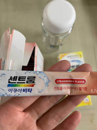 센트룸 아쿠아비타 레몬향, 딸기향 — 4점을 준 리뷰어가 2019년 8월 올린 사용 사진