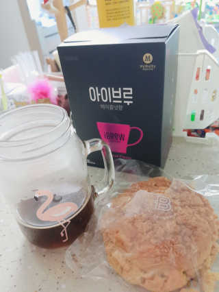 한국맥널티 아이브루 헤이즐넛향 100T — 5점을 준 리뷰어가 2019년 10월 올린 사용 사진