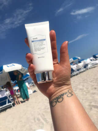 소프트 에어리 UV 에센스 SPF 50 PA ++++ — 5점을 준 리뷰어가 2019년 4월 올린 사용 사진