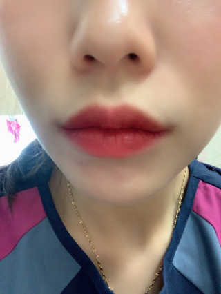 [블랙루즈] 에어 핏 벨벳 틴트5 1+1 — 5점을 준 리뷰어가 2019년 11월 올린 사용 사진