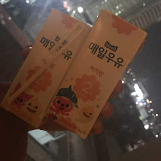 매일우유 멸균 매일우유 저지방 2프로 멸균 핑크퐁 에디션 6입 — 5점을 준 리뷰어가 2017년 12월 올린 사용 사진