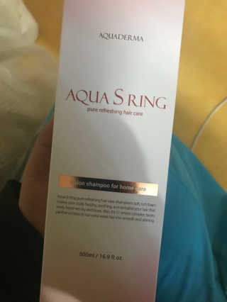 아쿠아큐링 아쿠아S링 퓨어리프레싱 헤어케어 500ml — 5점을 준 리뷰어가 2018년 7월 올린 사용 사진