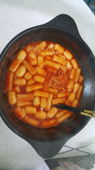 미쓰리떡볶이 just 10 min 패키지 — 5점을 준 리뷰어가 2018년 5월 올린 사용 사진