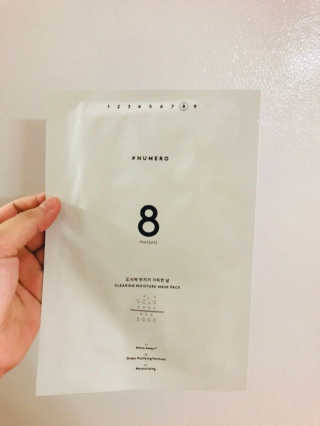 누메로 8 클리어링 모이스처 마스크팩 — 4.67점을 준 리뷰어가 2018년 2월 올린 사용 사진