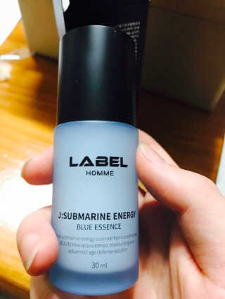 레이블옴므-labelhomme 제이 서브마린 에너지 블루 에센스 — 4.5점을 준 리뷰어가 2017년 2월 올린 사용 사진