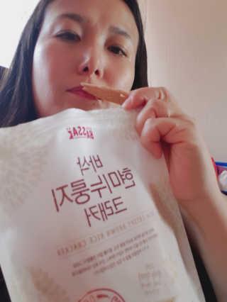 BASSAK 바삭 유기농 현미 누룽지 크래커 3종 — 4점을 준 리뷰어가 2019년 10월 올린 사용 사진