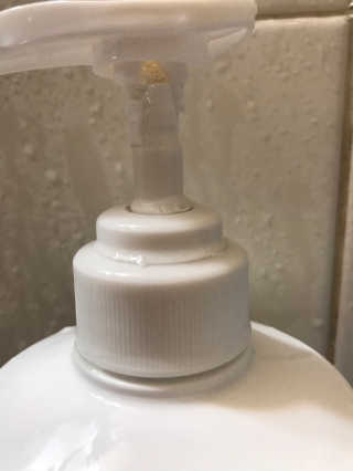 (주)에네스티 믹스베리 단백질 폭탄 샴푸 1000g — 2.83점을 준 리뷰어가 2017년 12월 올린 사용 사진