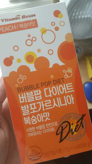 비타민하우스 버블팝 다이어트 발포가르시니아 청포도/복숭아 — 4.33점을 준 리뷰어가 2017년 6월 올린 사용 사진