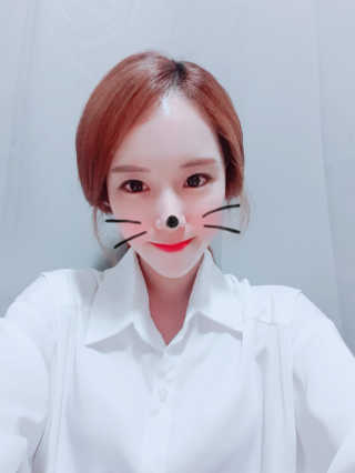 자빈드서울 플라워 포 미 벨벳 립스틱 — 5점을 준 리뷰어가 2019년 10월 올린 사용 사진