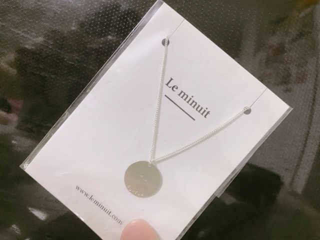 Coin initial necklace 리뷰 사진