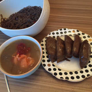 유천냉면 유천 비빔냉면 2인분+메밀지짐만두 280g — 4.17점을 준 리뷰어가 2018년 6월 올린 사용 사진