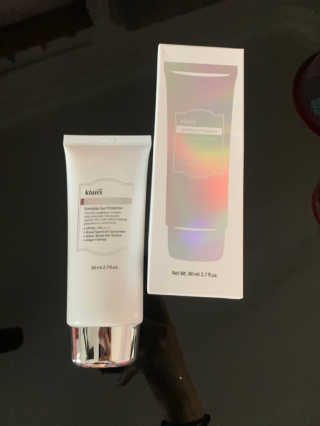 소프트 에어리 UV 에센스 SPF 50 PA ++++ — 4.5점을 준 리뷰어가 2019년 3월 올린 사용 사진