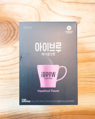 한국맥널티 아이브루 헤이즐넛향 100T — 5점을 준 리뷰어가 2019년 10월 올린 사용 사진