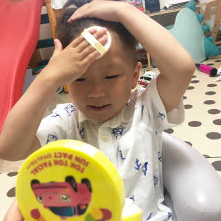 아토팜 톡톡 페이셜 선팩트 SPF43 PA+++ — 4점을 준 리뷰어가 2019년 6월 올린 사용 사진