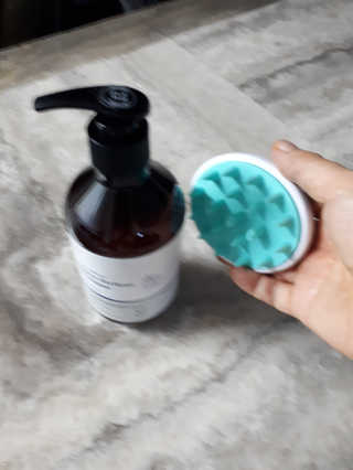 달리프 베러 퍼퓸 샴푸 1000ml 레이니데이 or 일랑로즈 — 5점을 준 리뷰어가 2019년 12월 올린 사용 사진