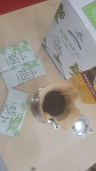(주)쟈뎅 [쟈뎅] 클래스 신선한 하루 원두+여과지 SET — 5점을 준 리뷰어가 2019년 3월 올린 사용 사진