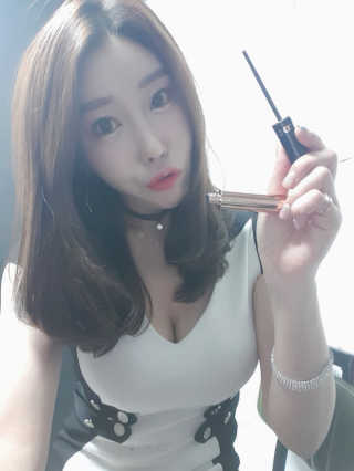 누카 nuca fix-me long and curl mascara — 4.67점을 준 리뷰어가 2018년 5월 올린 사용 사진