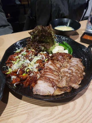 [하영족발과보쌈 강서구청점] 족발中 2인세트 — 5점을 준 리뷰어가 2019년 3월 올린 사용 사진