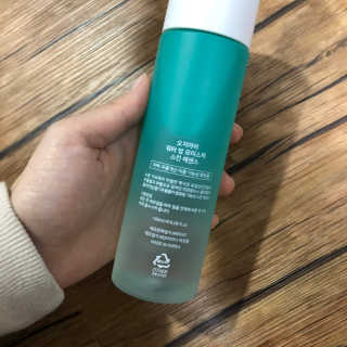 오지아이 워터 밤 모이스처 스킨 에센스 180ml — 5점을 준 리뷰어가 2019년 12월 올린 사용 사진