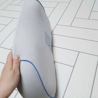 아임슬리핑 프리넥 참편한 메모리폼 경추베개 — 4점을 준 리뷰어가 2020년 2월 올린 사용 사진