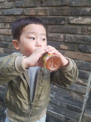 웅진식품 코코몽 어린이 순한결명자 200mL x 24페트 — 5점을 준 리뷰어가 2018년 4월 올린 사용 사진