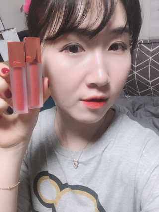 [블랙루즈] 에어 핏 벨벳 틴트3 택1+랜덤1 — 5점을 준 리뷰어가 2019년 3월 올린 사용 사진