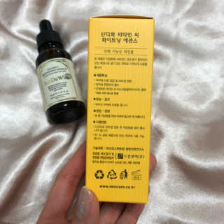 [스킨큐어] 산다화 비타민C 화이트닝 에센스 30ml — 5점을 준 리뷰어가 2019년 7월 올린 사용 사진