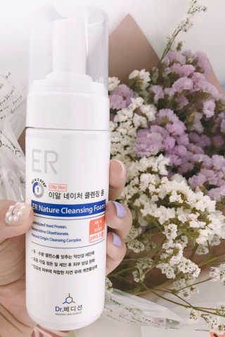 Dr.메디션 ER 네이처 클렌징폼- 오일리스킨용 — 4.33점을 준 리뷰어가 2018년 7월 올린 사용 사진