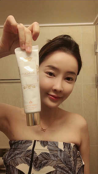 아라크리스 아라 크리스 프리미엄 내추럴 치약 — 5점을 준 리뷰어가 2018년 9월 올린 사용 사진