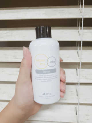 이솔화장품 이솔 세범 리스 포어 토너 200ml — 5점을 준 리뷰어가 2018년 8월 올린 사용 사진
