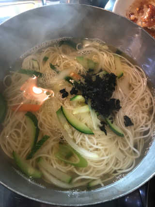 [서민국수] 2만원 내 취향대로 메뉴 즐기기 — 5점을 준 리뷰어가 2019년 3월 올린 사용 사진
