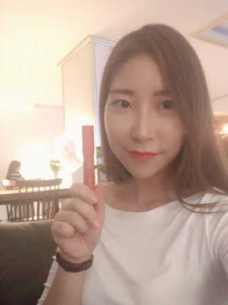 포렌코즈 글램 얼루어 립 크레용 — 5점을 준 리뷰어가 2017년 7월 올린 사용 사진