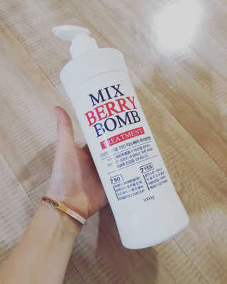 (주)에네스티 믹스베리 단백질 폭탄 샴푸 1000g — 4점을 준 리뷰어가 2019년 12월 올린 사용 사진