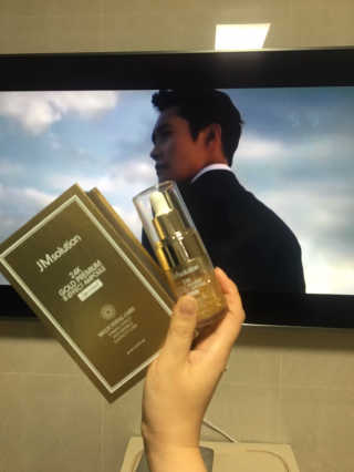 JM솔루션 24K 골드 프리미엄 알 이펙트 앰플 스페셜 — 5점을 준 리뷰어가 2018년 12월 올린 사용 사진