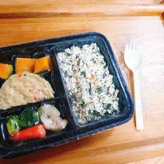 食도락 식도락 닭가슴살 도시락 5종 세트구성 — 4.33점을 준 리뷰어가 2017년 12월 올린 사용 사진