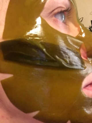 셀비엔 Real kelp facial mask — 4점을 준 리뷰어가 2017년 4월 올린 사용 사진