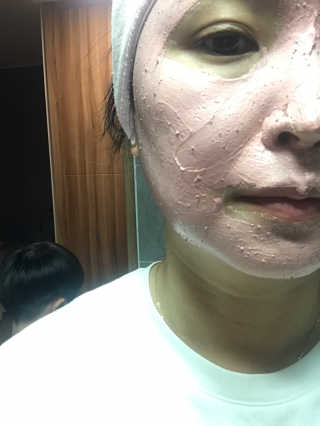 하프 문 아이즈 [하프문아이즈] 핑크 프루티X호지니 마스크팩 세트 — 4.5점을 준 리뷰어가 2019년 11월 올린 사용 사진