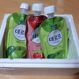데르뜨 떠먹는 과일 3종, 짜먹는 과일 2종 총 10개 체험 — 5점을 준 리뷰어가 2020년 3월 올린 사용 사진