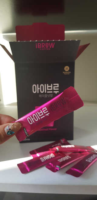 한국맥널티 아이브루 헤이즐넛향 100T — 5점을 준 리뷰어가 2019년 10월 올린 사용 사진