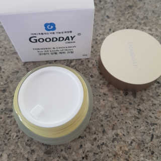 GoodDay Skincare GoodDay 강황 크림 — 4점을 준 리뷰어가 2019년 7월 올린 사용 사진